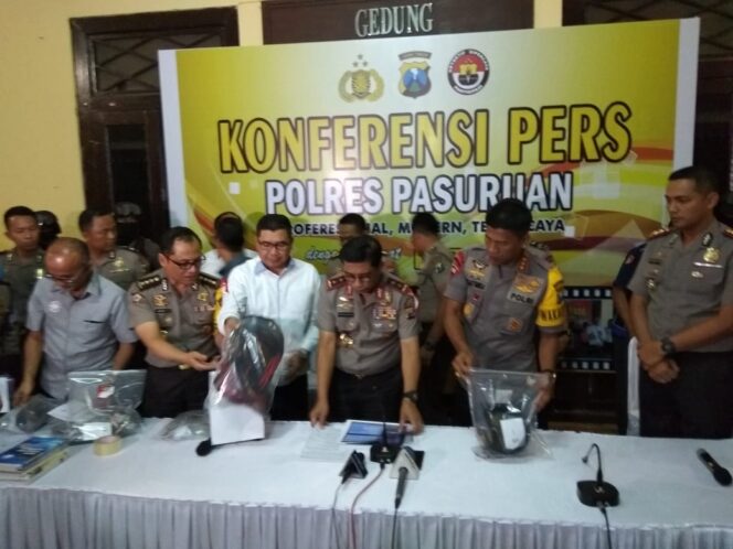 
Kapolda Jatim Sebut Pemilik Bom yang Meledak di Pasuruan Merupakan Bekas Napi Teroris