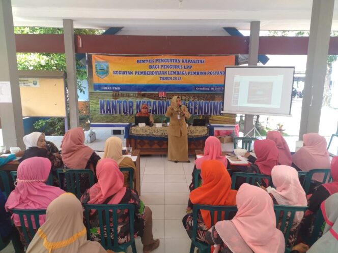 
DPMD Probolinggo Berikan Bimtek Penguatan Kapasitas Pengurus LPP