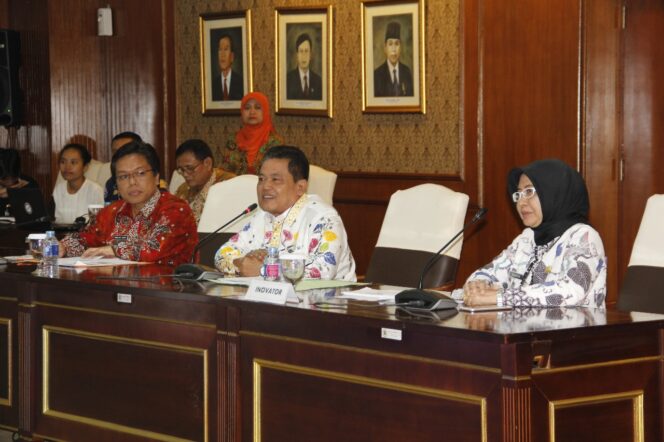
Walikota Setiyono Paparkan Pelayanan Terpadu Pemenuhan Hak Sipil Anak di Kemenpanrb RI