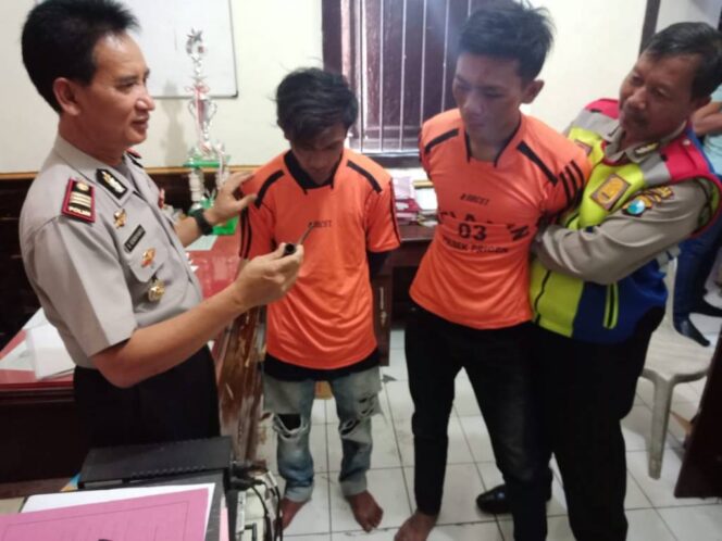 
Dua Maling Motor di Prigen Ditangkap Usai Sempat Dihajar Warga
