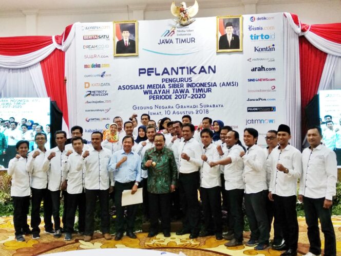 
Inilah Susunan Pengurus Wilayah AMSI Jatim yang Baru Dilantik