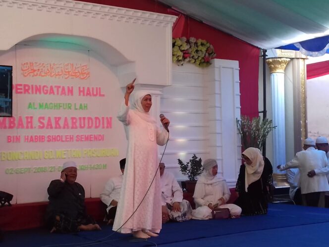 
Khofifah : Saya Ingin Masuk Sorga dengan Nunut Rombongan Mbah Syakaruddin