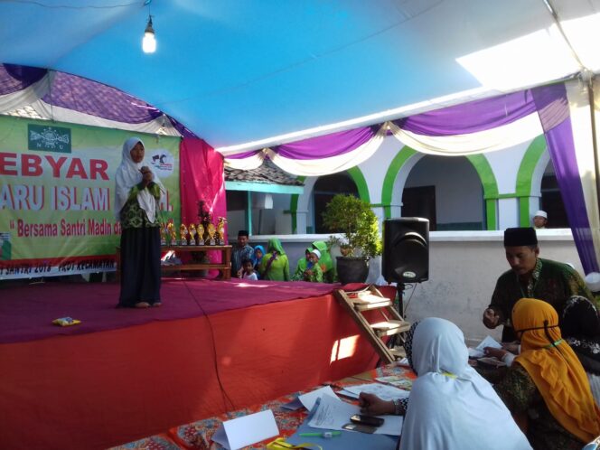 
Peringati Tahun Baru Islam, Forum Madrasah Diniyah Rejoso Gelar Lomba Baca Puisi