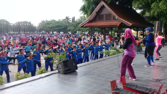 
Ribuan Pesenam Ramaikan Gerakan Banyuwangi Sehat