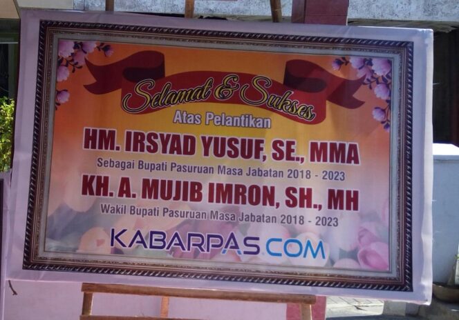 
Karangan Bunga untuk Gus Irsyad & Gus Mujib Penuhi Pendopo Pasuruan