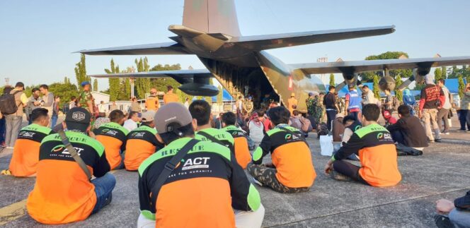 
Dengan Satu Hercules, Tim ACT Sulsel Terbang Menuju Palu
