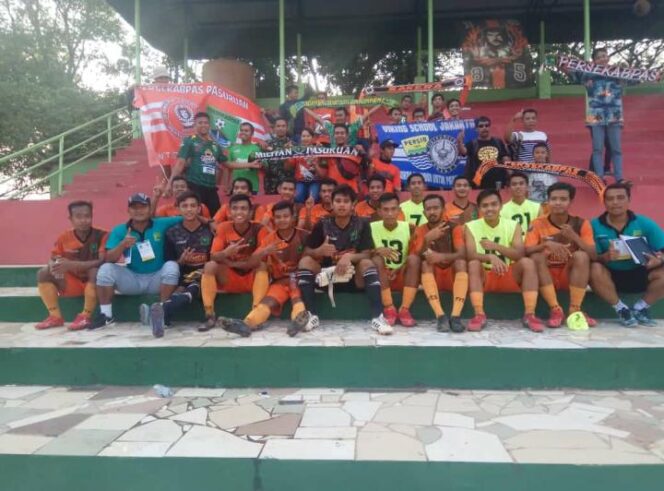 
Main di Kandang PSJS, THE Lassak Lumpuhkan Tuan Rumah dengan Skor 1-0