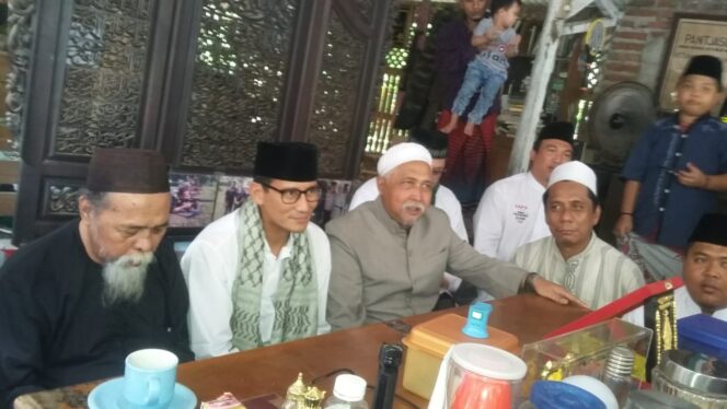 
Silaturahmi ke Ulama Sidogiri, Sandiaga Uno Sampaikan Salam Prabowo untuk Masyarakat Pasuruan