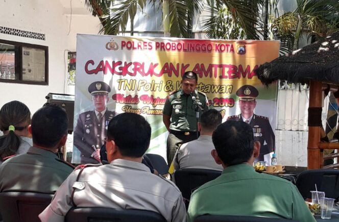 
Polres Probolinggo Gelar Cangrukan dengan Tiga Pilar