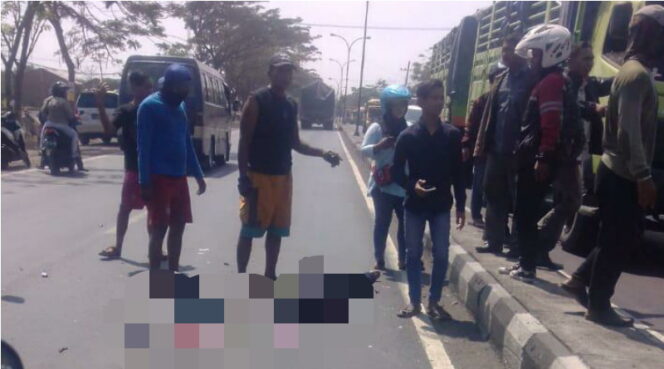 
Pulang Ambil Gaji, Pemuda Ini Tewas Kecelakaan di Jalan Raya