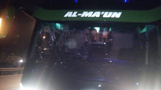 
Bus Rombongan Sakeramania Diserang Orang Tak Dikenal di Gempol
