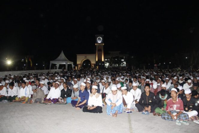 
Ribuan Warga Hadiri “Kota Pasuruan Bersholawat”
