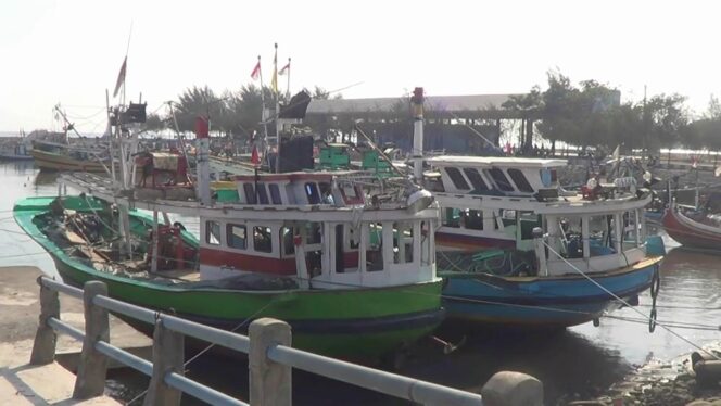 
Cuaca Buruk, Nelayan di Probolinggo Takut Melaut