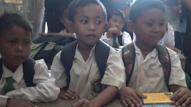 
Menengok Sekolahan Terpecil di Probolinggo yang Serba Kekurangan dan Siswanya Tak Hafal Pancasila