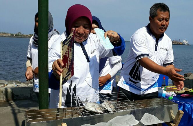 
Begini Cara Pemkot Probolinggo Cetak Generasi Pintar dengan Gemar Santap Ikan