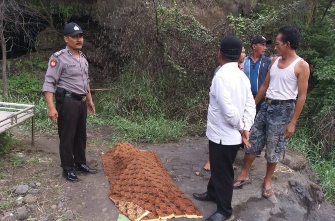 
Pria Asal Gunungsari Tewas Tertimbun Longsoran Pasir