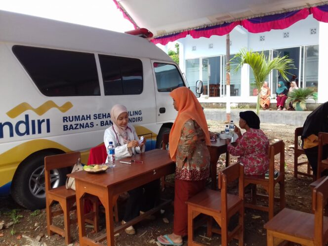 
Lazisnu Kabupaten Pasuruan Gelar Pengobatan Gratis di SMP Darul Ulum Karangpandan 