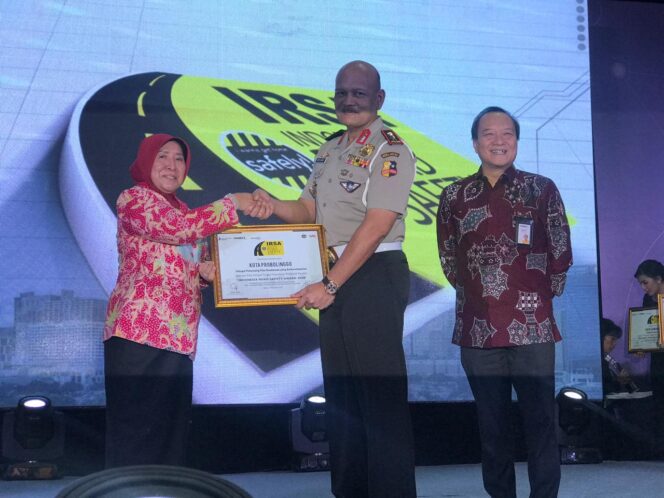
Pemkot Probolinggo Raih Penghargaan Indonesia Road Safety Award