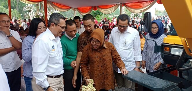 
Dukung Program Pengendalian dan Penanggulangan Genangan di Kota Surabaya, Bank Mandiri Beri Bantuan Ini