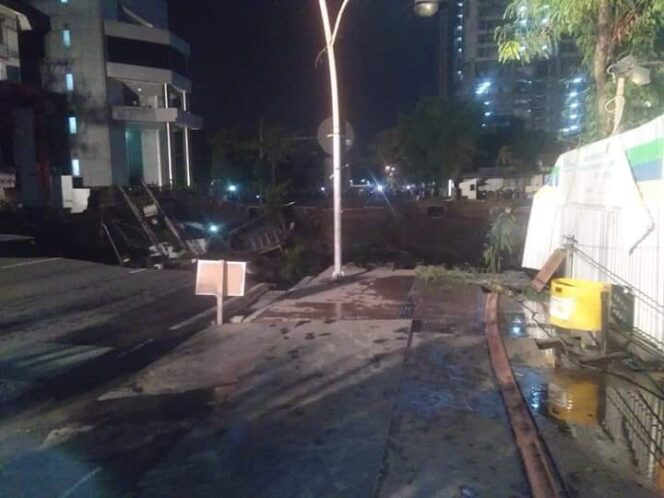 
Jalan Raya Gubeng Surabaya Ambles