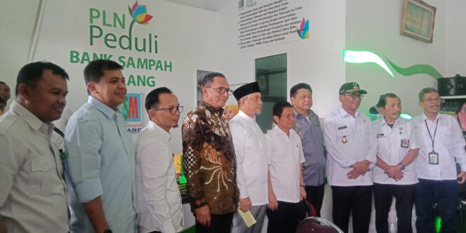 
Anggota DPR RI Komisi VII Kunjungi Langsung Bank Sampah Malang