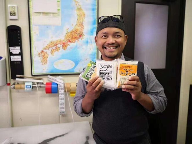 
Membangun Mimpi Dari Atas Atap