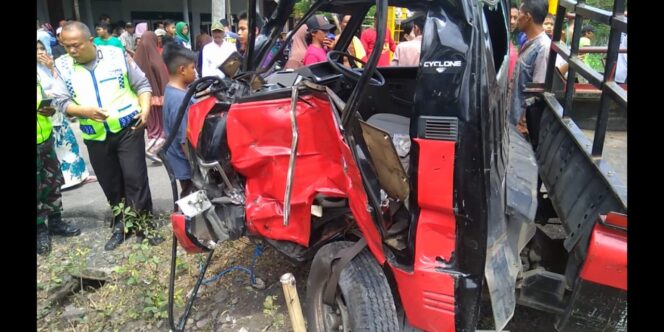
Ini Kronologis Lengkap Pikap Muat Elpiji Dihantam Kereta hingga Satu Orang Tewas