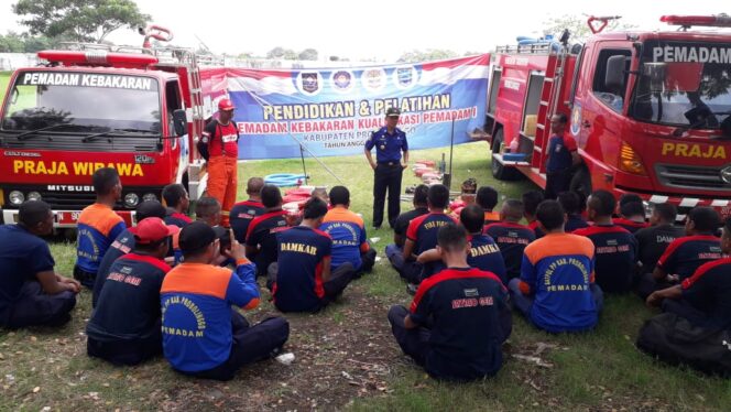 
Begini Cara Damkar Probolinggo Tingkatkan Ketrampilan Personilnya