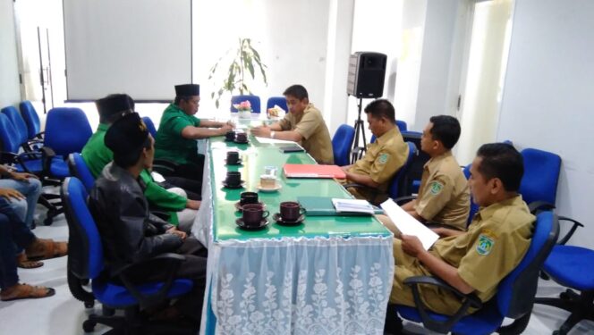 
Ansor Bangil dan Warga Desak DLH Pasuruan Tutup Saluran Pabrik yang Cemari Lingkungan