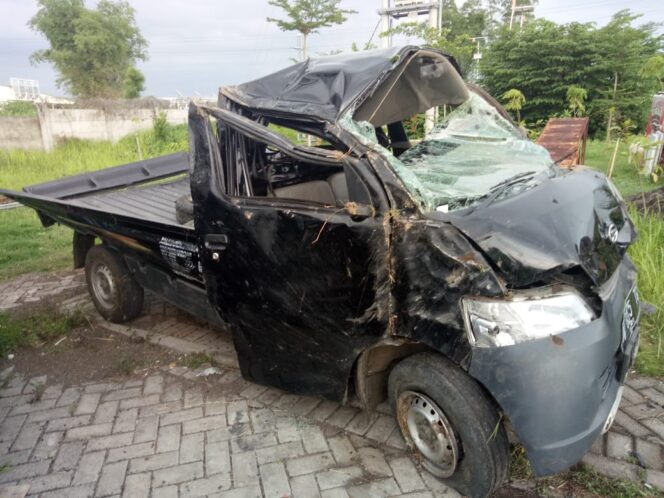 
Pikap Terguling di Tol Surabaya – Pasuruan, 1 Orang Tewas di Tempat 