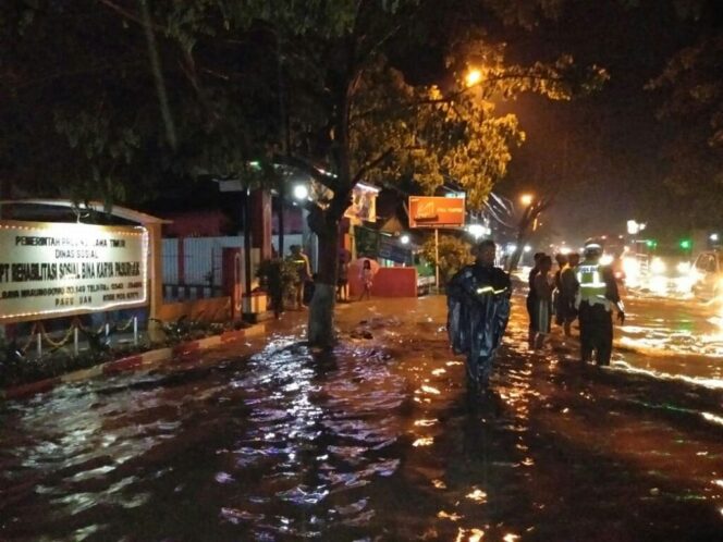 
Desa Sadengrejo dan Sejumlah Tempat di Pasuruan Terendam Banjir