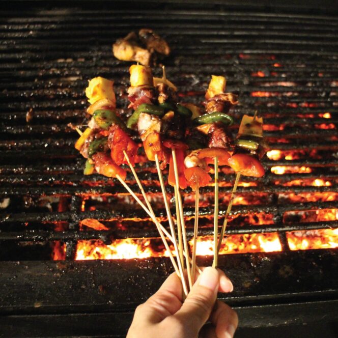 
Restaurant di Artotel Surabaya, Sajikan Menu Asian Barbeque dengan Harga Terjangkau