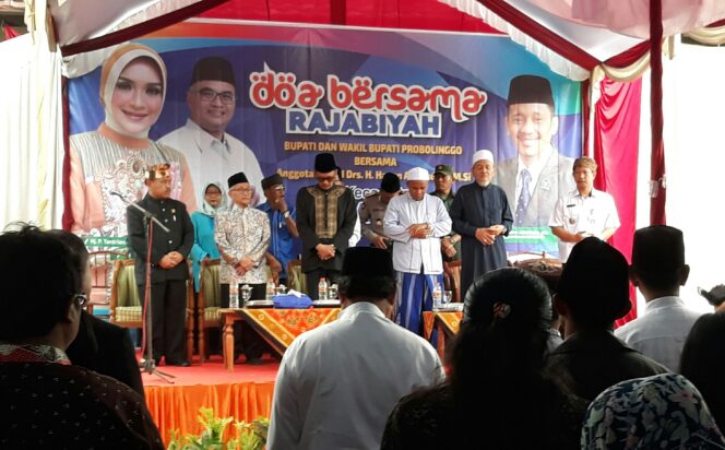 
Suku Tengger Gelar Harmoni Doa Bersama Lintas Agama