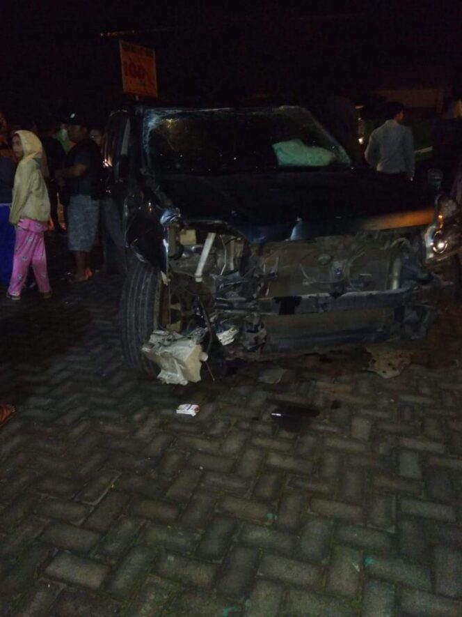 
Kurang Hati-hati di Jalan Raya, X-Trail Tabrak Roda Tiga di Pujon, Satu Tewas