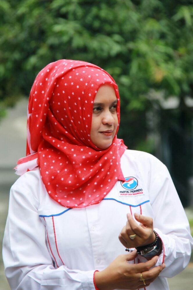 
Nelly Yahya, ‘Pemilu Bukan Aji Mumpung Tapi Kecerdasan, Integritas dan Idealisme’