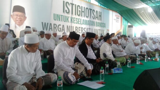 
Ulama Pasuruan Gelar Istighotsah Doakan Paslon Jokowi-Ma’ruf Menang