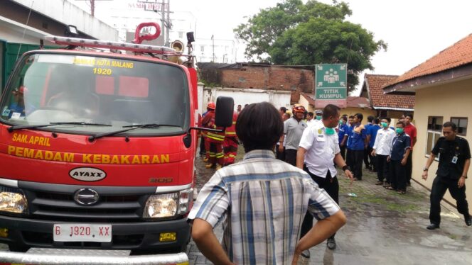 
Empat Kali Terdengar Ledakan, Akibat Genset di RSSA Terbakar