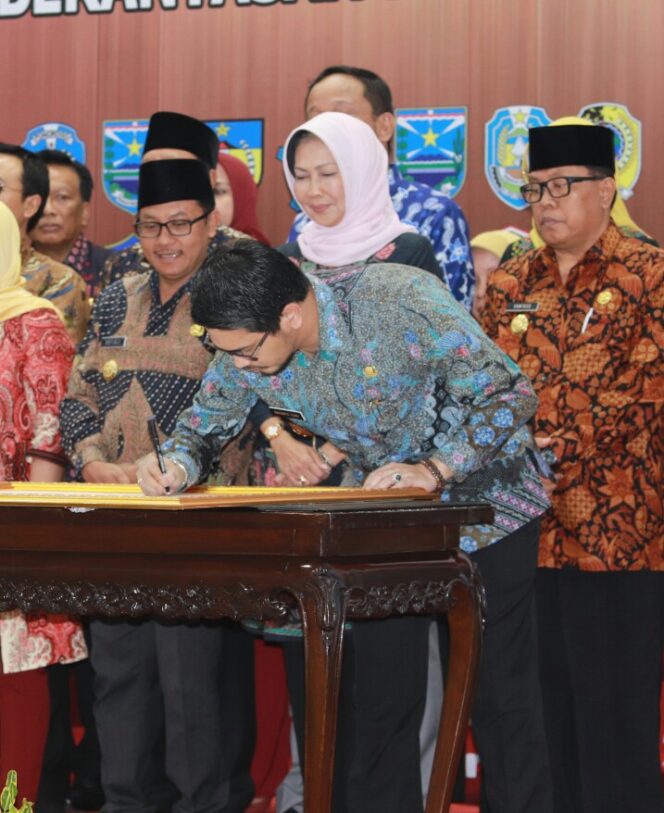 
Pemkot Pasuruan Tanda Tangani MoU Bersama Pemberantasan Korupsi