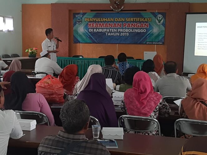 
Dinkes Probolinggo Berikan Penyuluhan dan Sertifikasi Keamanan Pangan