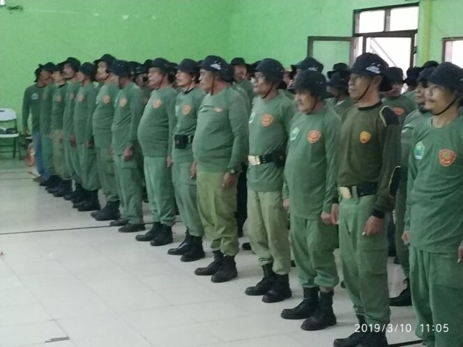
154 Anggota Linmas Bunulrejo Siap Amankan Puluhan TPS untuk Pemilu 2019