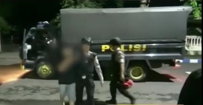 
Pria Ini di Grebek Warga Karena Kencani Janda Kembang