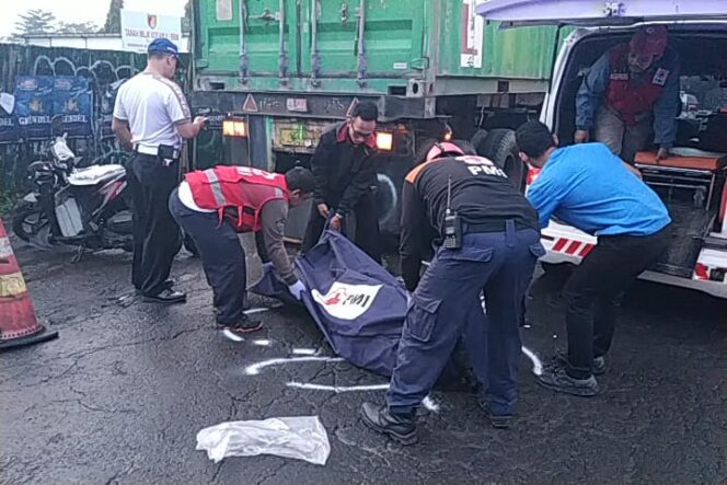 
Tabrak Kontener, Loper Koran Tewas di Tempat 