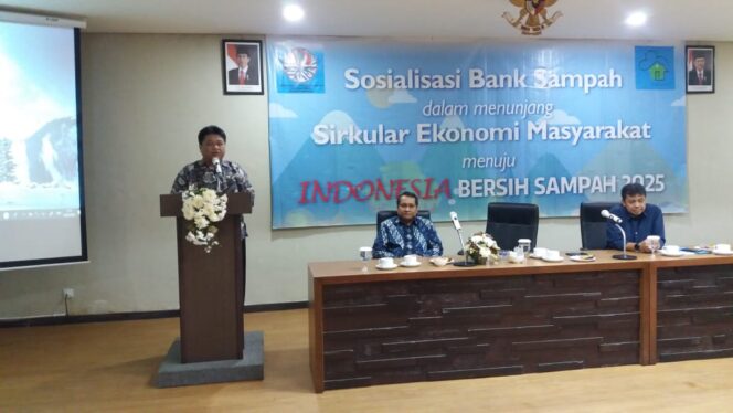 
Ridwan Hisjam Terus Dorong Kreatifitas Warga dalam Mengelolah Sampah