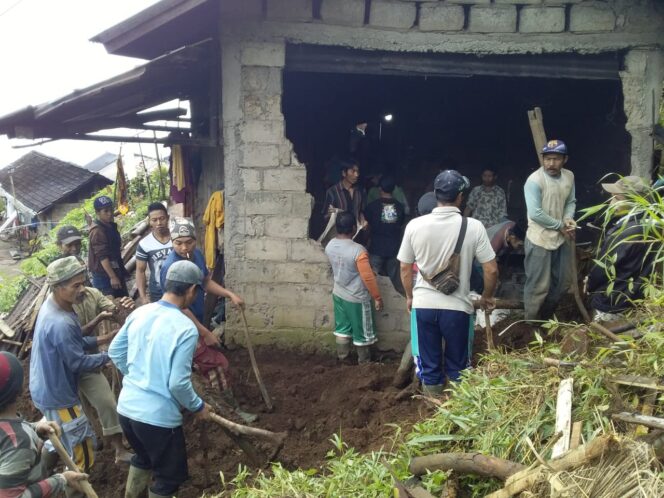 
Masyarakat Tetap Diminta Waspadai Cuaca Ekstrem