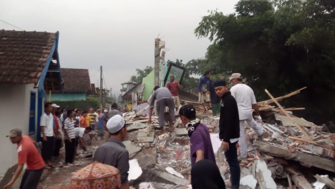 
Bencana Longsor, Lima Tempat Kos di Losari Singosari Roboh