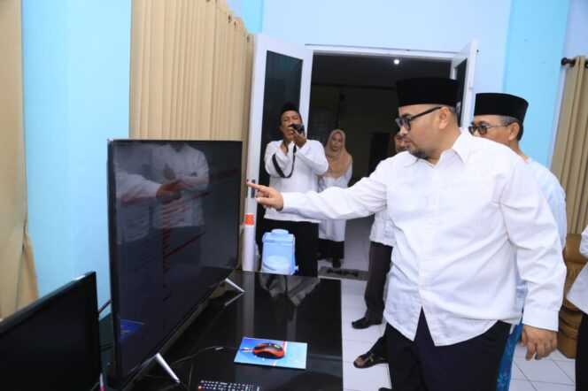 
Wabup Probolinggo Tinjau Desk Pemilu 2019
