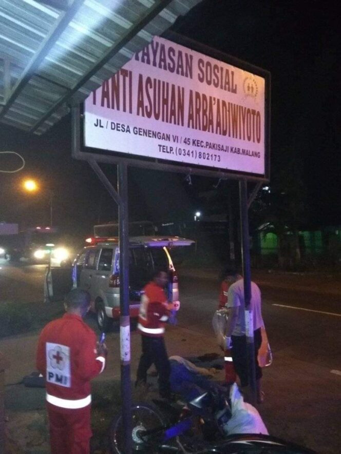 
Pria Ini Tewas Setelah Tabrak Tiang Billboard