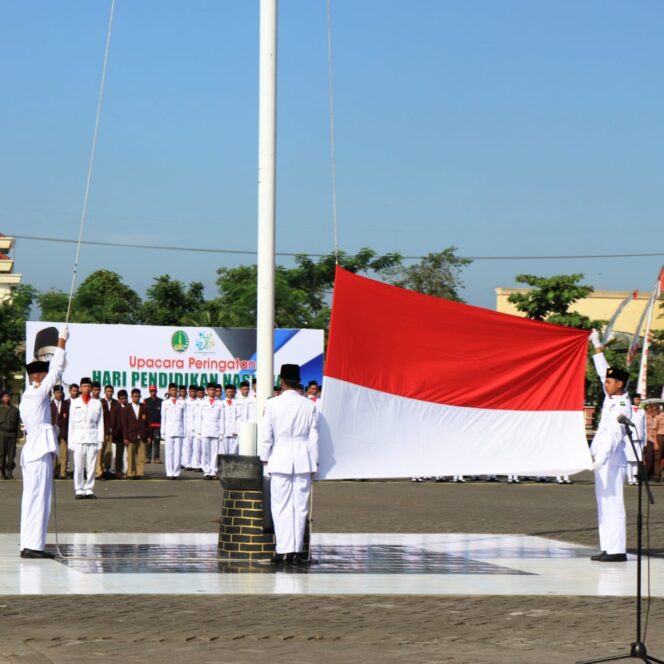 
Hardiknas, Pemkot Pasuruan Gelar Upacara Bendera dan Tasyakuran di GOR Untung Suropati