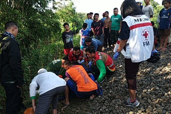 
Duduk di Rel, Pria Ini Tewas Tersambar KA Penataran di Kebonsari Sukun