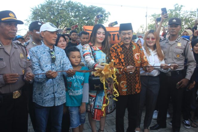 
Pulang Kampung, Via Vallen Buka Bazar Ramadan di Tanggulangin